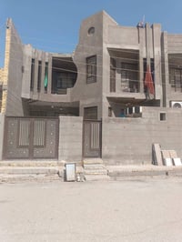 دار للبيع مساحه 200 متر  تاريخ البناء 2023  مكون من   الطابق الأول غرق...