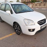 كارينز ٢٠١٢ • موتور ٢٠٠٠ • ٧ راكب