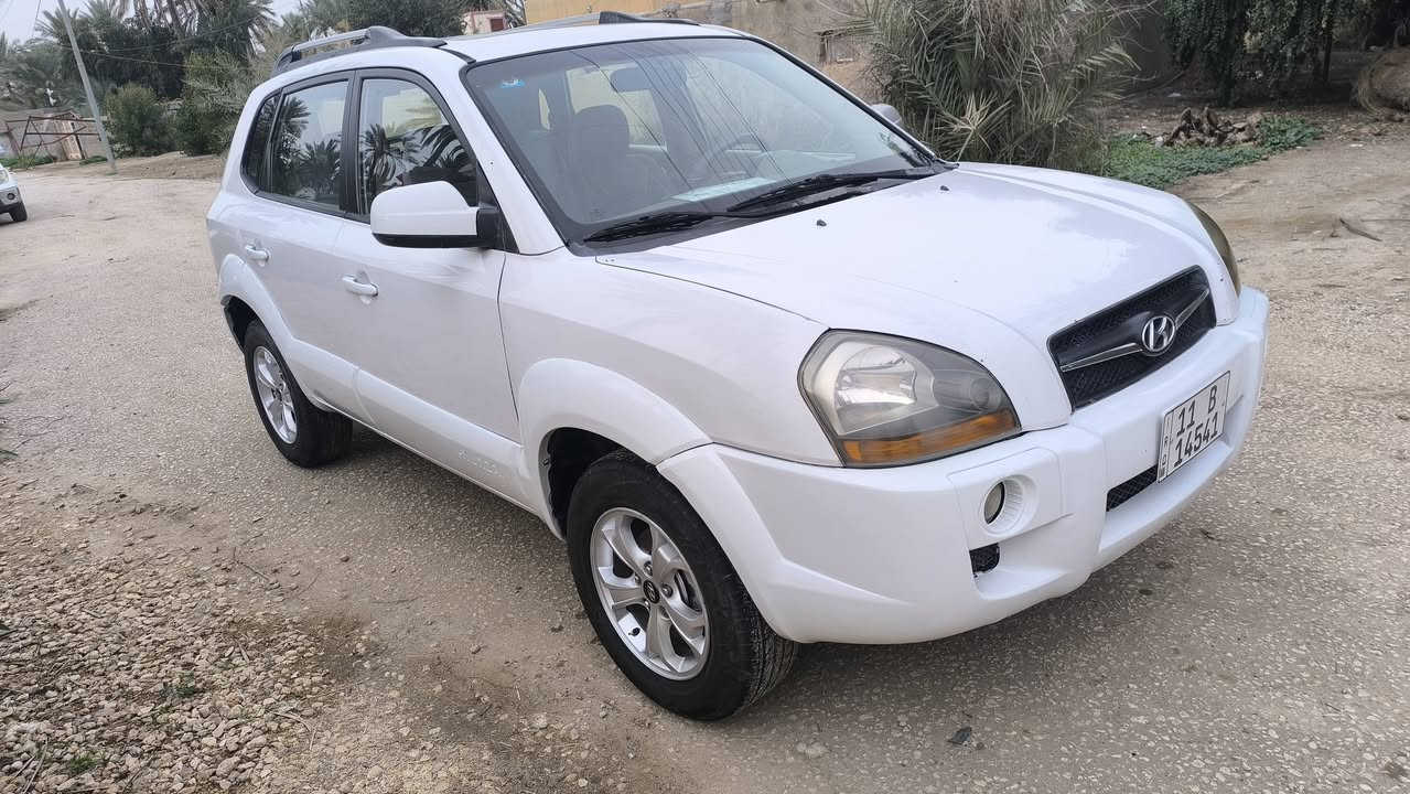 توسان 2010 خليجي 
كير ومحرك وتبريد وصدر وكهرباء وتايرات كله مضبوط ، فول مواصفات تبريد بيانو فتحه محرك 2000  دوش ، بيه قطع صبغ بدون حادث ، سياره جاهزه ونظيفه مال جناي ، رقم بغداد تتحول بأي محافظة ، المكان بابل ، السعر  ١٠٣
***********
