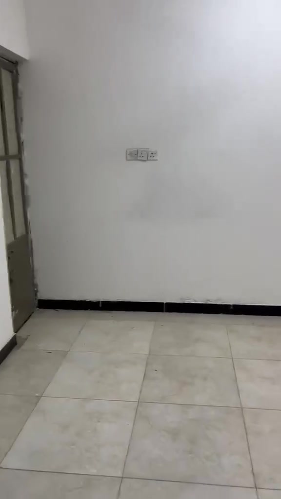شقه للايجار طابق اول. بناء حديث  تنومه شارع امام علي ع 
150م غرفتين وصاله ومطبخ وحمام 
ايجاره 450 تواصل واتساب ***********
