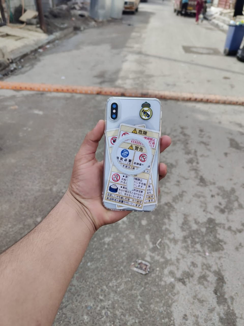 ‏iPhone X ماكس ذاكرة 256 بطارية 77 بلادي Sim كارد جهاز قطارة للشحن فقط الشاشة طابعه من فوق ما أثر على أي شيء صوت واضح كاميرا فوال
‏السعر 170 بي مجال￼￼*********** ￼
