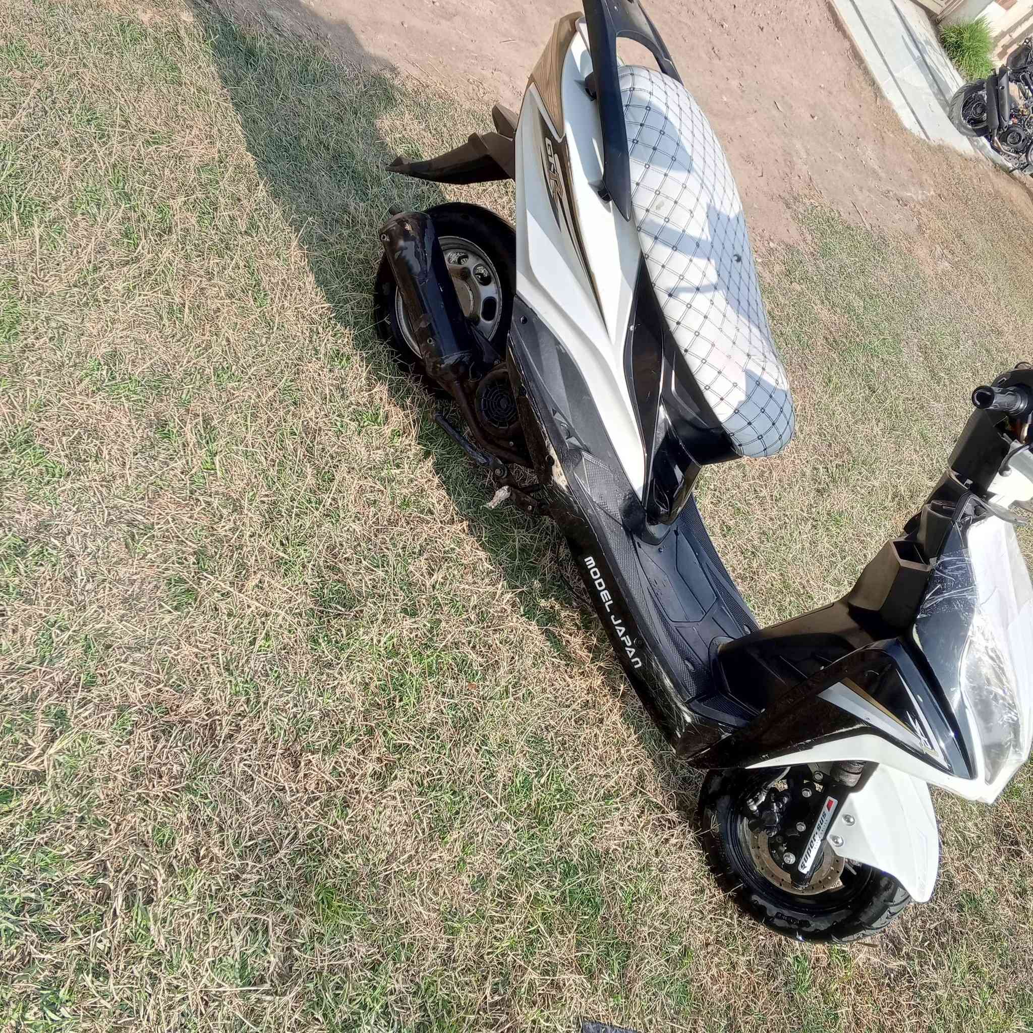 السلام عليكم عمي ب200 وبيهة مجال بسيط 
واتساب ***********
