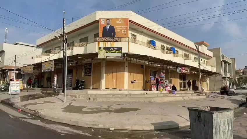 � للبيع - عمارة تجارية ركن مميزة! 🏢✨

📐 المساحة: 600 متر مربع ركن 
🏗️ عدد الطوابق: طابقين
🏬 المكونات:

 • 12 محل تجاري 🏪
 • 6 شقق سكنية 🏘️

💵 الوارد الكلي الشهري: 2,700,000 دينار عراقي ✅

🏷️ الملكية:
ملك صرف – طابو الزهور 🌸
📑 شرط الوكالة والتحويل الرسمي

📍 الموقع:
سوق حي القاهرة – موقع تجاري حيوي واستثماري ممتاز
سعر المتر الواحد مليون وخمسمائه الف دينار وبي مجال
📞 للتواصل والاستفسار:
📱 ***********
📱 ***********
📛 ابو ياسر للعقارات / نستقبل جميع العروض في احياء الموصل /
▪️ سكني 🏡
▪️ تجاري 🏬
▪️ دواَنم وأراضٍ استثمارية 🌟
