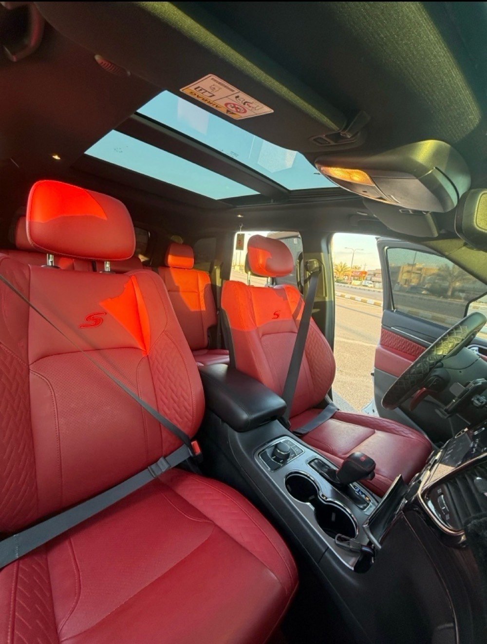 بسم الله الرحمن الرحيم
السلام عليكم 
Jeep s2022خليجي السياره فول مواصفات معروفه مواصفاتها فول 1/1للاخير السياره ونضيفه....
الكاميرا الخلفية
سقف بانورامي
صندوق كهربائي
كاميرا 360
مستشعر وقوف
فتحة السقف
بصمه
حساس المطر
شاشة
التعرف على إشارات المرور
التحكم التلقائي في درجة الحرارة
نظام فرملة الطوارئ
8 وسادة هوائية
مصابيح زينون الأمامية
المصابيح الأمامية ليد
عرض المعلومات على الزجاج الامامي
ندفئة مقود القيادة
إنارة محيطية
أبل كاربلاي
مقاعد تدليك
التشغيل عن بعد
4x4
رادار
شاحن لاسلكي
أوتو بارك
الكانتارا
نظام تعليق هوائي
كشافات ضباب
وضع القيادة
نحذير مغادرة المسار
نظام إلغاء الضوضاء
التحكم الإلكتروني في الثبات
حذير من الاصطدام الأمامي
مرايا جانبية تدفئة
مثبت السرعة التكيفي
خطوات جانبية
صندوق بدون استخدام اليدين
زر التشغيل
الضوء العالي التلقائي
تحكم التكييف التلقائي
خطافات السحب
حساسات ضغط الإطارات
رؤية ليلية
نظام تنبيه السائق
ما

التحكم على المنحدرات
تبريد المقاعد
ندفئة المقاعد

مرايا جانبية كهربائية

مراقبة النقطة العمياء

نظام المفتاح الذكي

نظام بدء التشغيل
مانع انزلاق
مكان السياره الفلوجة للتواصل ***********$وبيها مجال بسيط مكفولة من الصبغ والتبديل