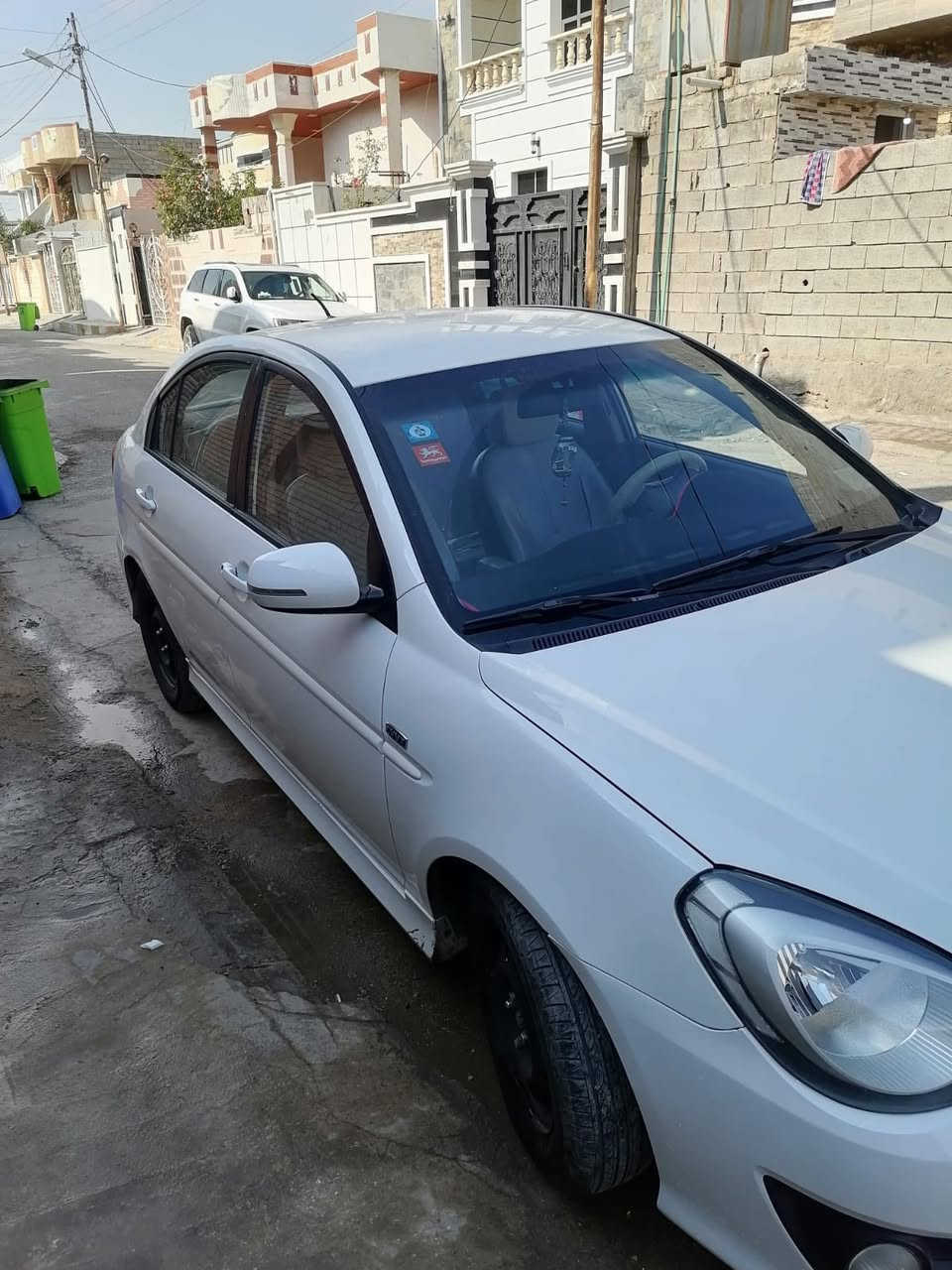 السلام عليكم
(بيع فقط )
اكسنت خليجي
 موديل 2011 
جام اوتو 
لايت زينون
اشاير بل مري 
كير محرك فول 
تخم تاير جديد 
محرك 1600cc
مكفوله من الضربه والصبغ عده الدعاميه الخلفيه
رقم انبار الجديد تحويل مباشر 
مكان السياره الرمادي قرب محطه الرماح 
سعر 105$ وبيها مجال بسيط 
رقم الهاتف ***********
