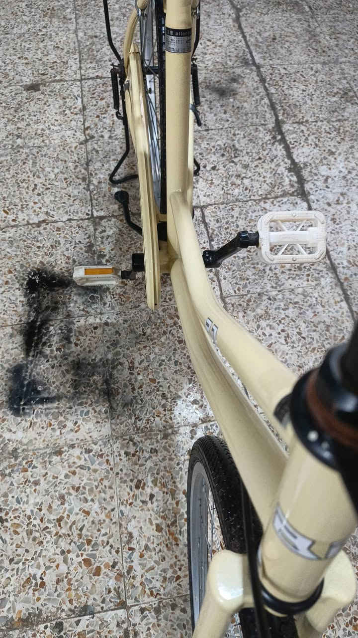 سلام عليكم شباب هاذا بايسكل رايده 120 نضيف  مكاني بصره تنومة ليريد يراسلني يجي خاص


**إذا كنت صاحب هذا الإعلان وتريد حذفه لأي سبب، رجاءا أرسل رسالة إلى الدعم الفني**