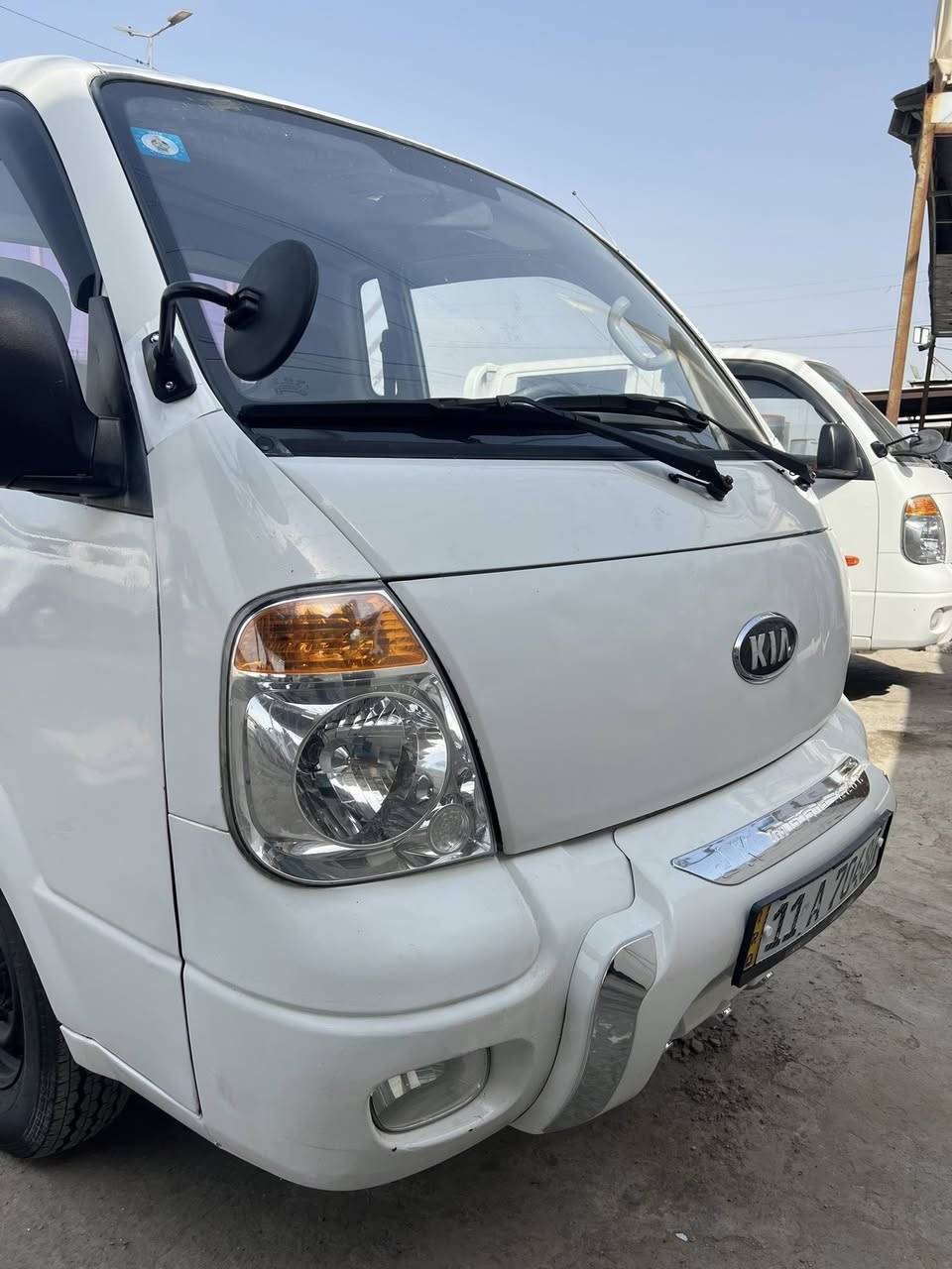 كيا حمل موديل 2006   مكينه جديده مفتوح 2700بيه صبغ فقط الدوسات شاصي كير اكسن مكفولات تخم تاير السعر 78ورقه مكاني بغداد المعامل الحسينية موبايل ***********
