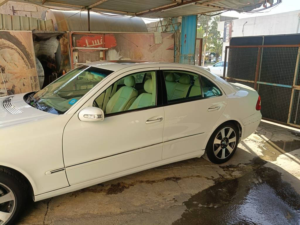 السلام عليكم سياره مرسيدس للبيع 211 حرك 6 في بدون حوادث موديل 2003 رقم سنويه جديد وارد خليجي مواصفات مرسيدس معروفه السعر 135 دولار الرقم الهاتف *********** كركوك, العراق
