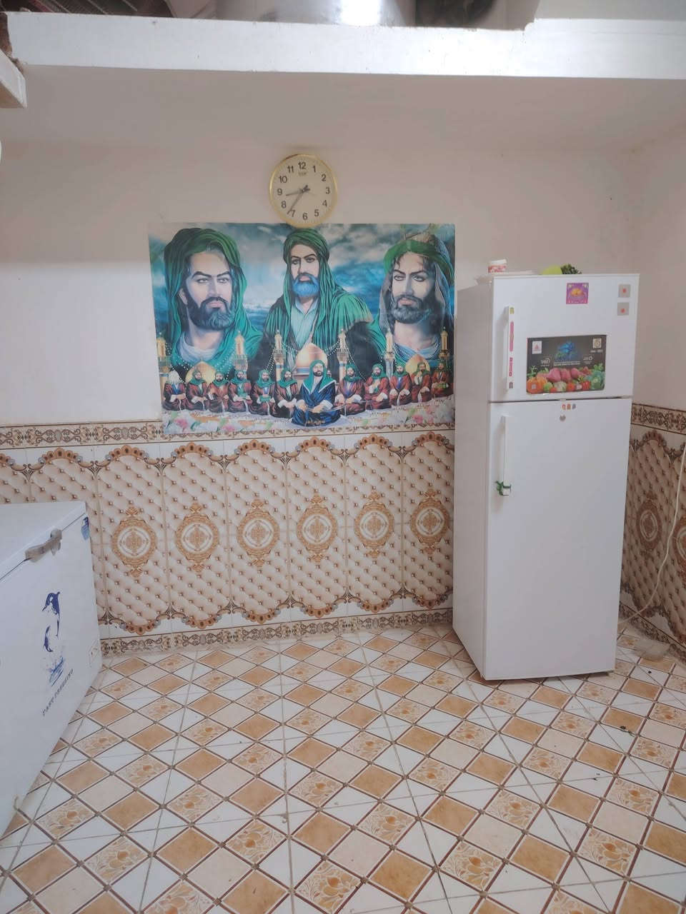 بيت للبيع طابو صرف المساحه 127م واجهيه 10 نزال 13 بناء جديد طابوق حي العسكري الغربي بداية 74
***********
