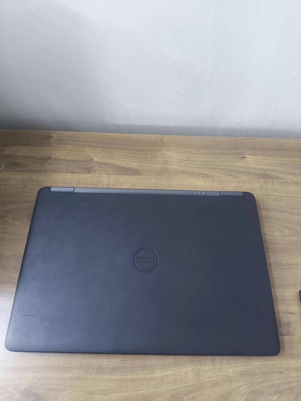 لابتوب دل سوبر سلم كلش نحيف  مواصفات بالصورة
سعر 190 الف 
كور اي 5 ذاكرة 512 رم 8
*********** واتساب
