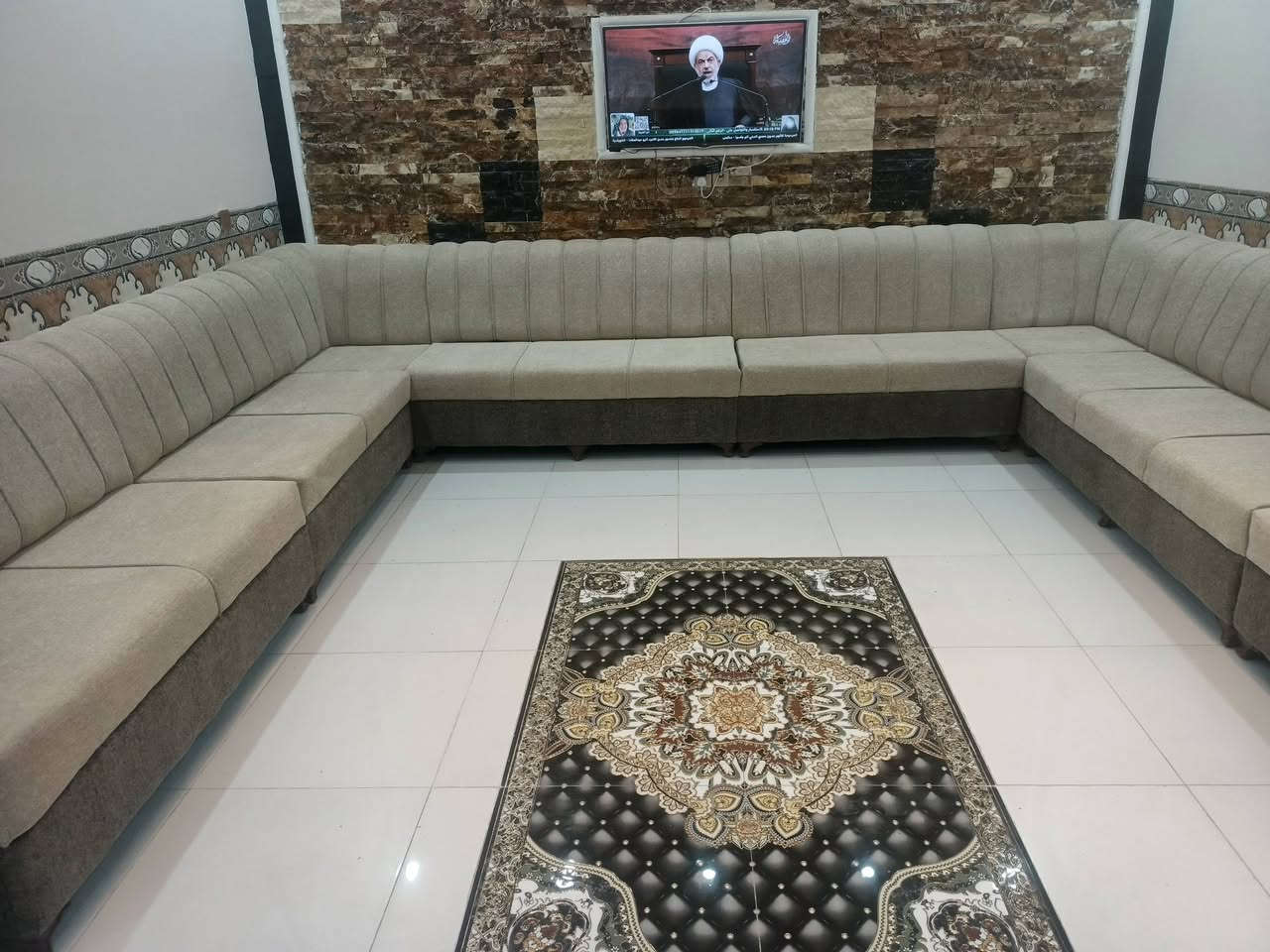 معمل الشمري بأدارة أبو مجتبى الشمري  ***********
تم أستلام ديوان إلى الأخ أبو جعفر البياتي
تخم قنفات… فخامة تحچي.
ذوق يبان من أول قعدة.
تخم مرتب… وراحة ما تنوصف.
قنفات تليق بأهل الذوق.
لمسة فخامة بكل زاوية.
التخم الراقي يفرض نفسه.
هيبة مجلس تبدأ من القنفات.
تخم يفوز بالنظر والراحة.
أناقة قعدة ما تشبه غيرها.
قنفات بذوق عالي وراحة بال.
