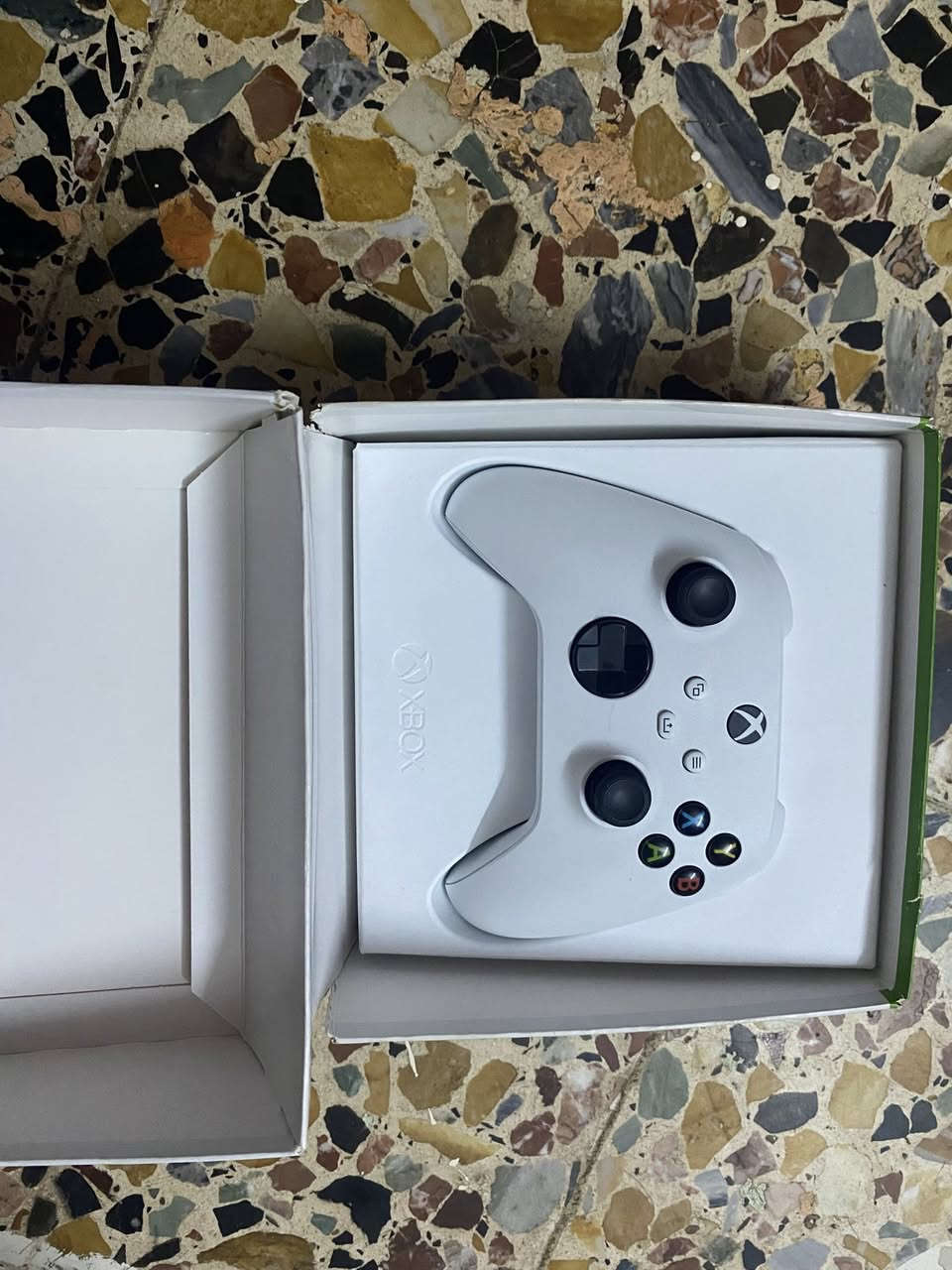 السلام عليكم اخوان عندي هاذ Xbox One جهاز يخبل استعمال اقل شهر ممفتوح وستكيررر مال شركه ذاكره 500 وياه يده مال سيريس اصليه الله شاهد قيم بل يرضي الله متواجد فيس بوك


**إذا كنت صاحب هذا الإعلان وتريد حذفه لأي سبب، رجاءا أرسل رسالة إلى الدعم الفني**