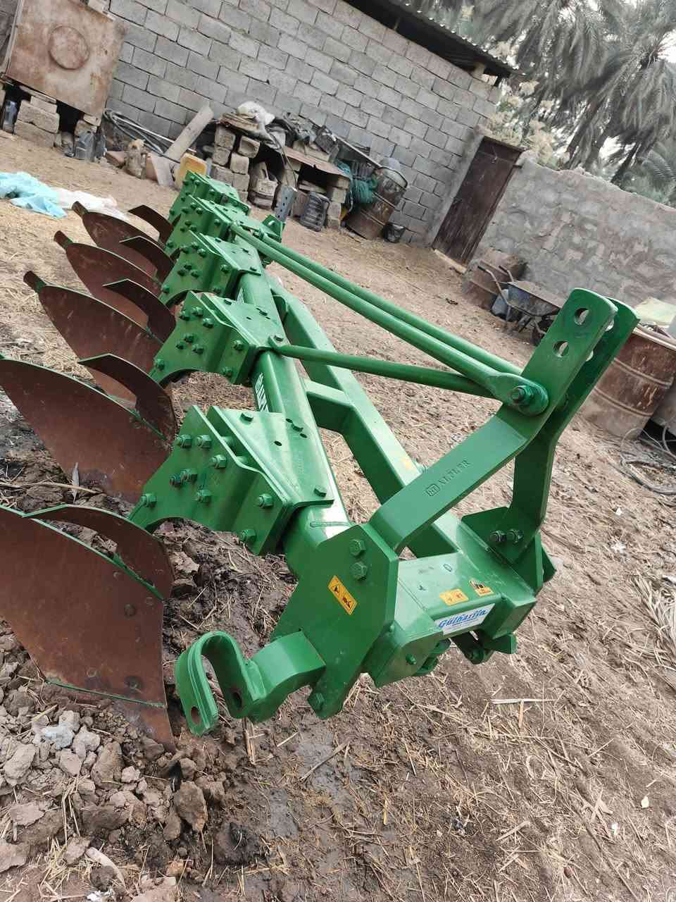 السلام عليكم فدان البير خمس سجج حجم 16جديد سعره ٤٥٠٠قفل ومكاني الصويره ***********
