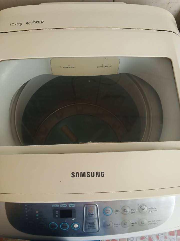 السلام عليكم 
غساله ماركت سامسونك استخدام نضيف حجمها 12 كيلو 
فول اتوماتيك غسل وشطف وتنشيف 
السعر200
المكان الدورة المهدية ثانية 
***********
