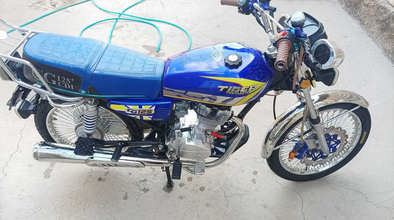 السلام عليكم 
دراجة تايگر وكيل موديل 25 الدراجه كفاله عامه 
السعر 700 وبيها مجال بسيط مكاني بابل القاسم 
هـ ***********
