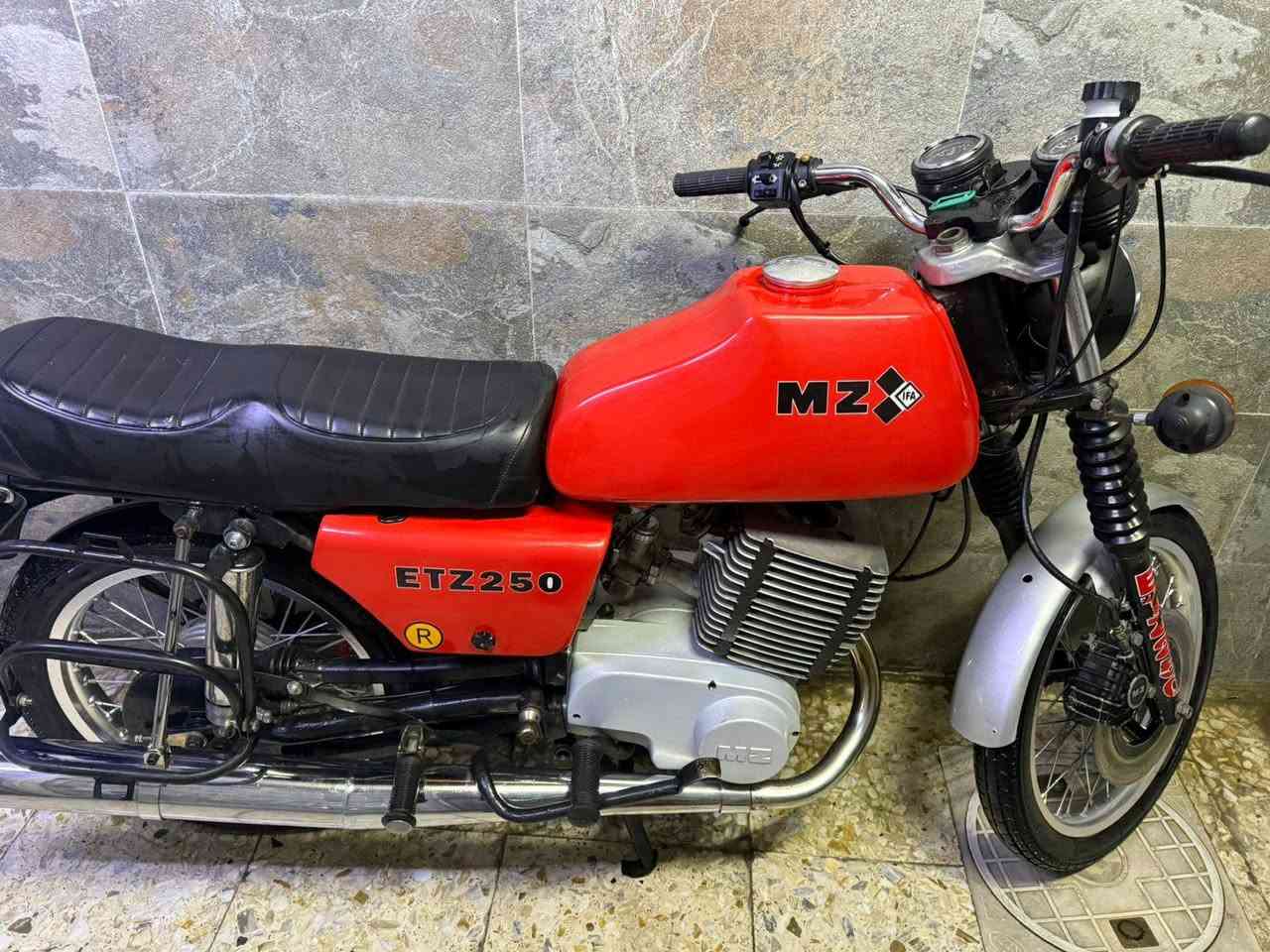 سلام عليكم ام زت ٨٢ للبيع بدون شاصي باله معمر الماني***********
