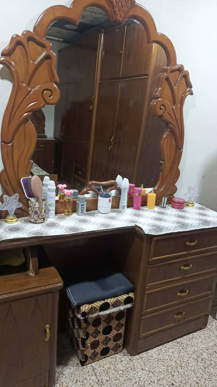 للببع سعر 600وبيها مجال 
***********
