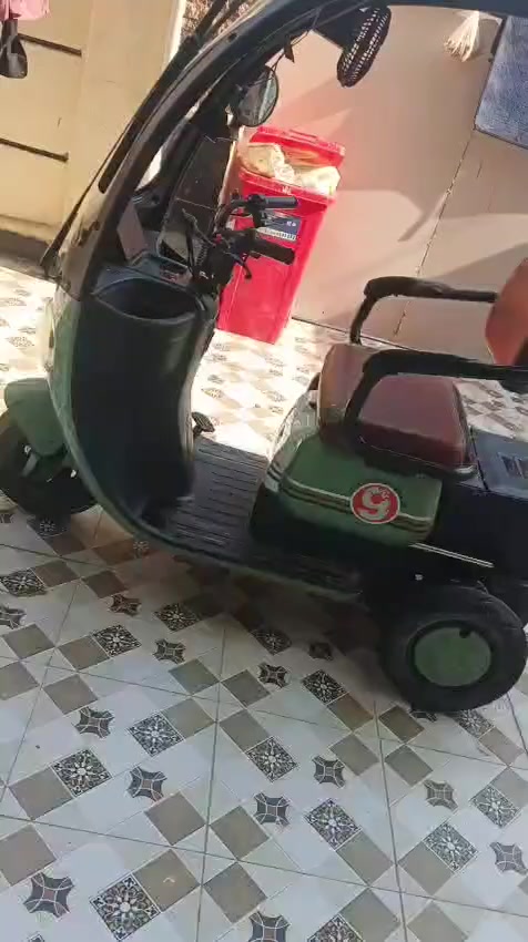 السلام عليكم دراجه شحن نظيفه كل شيء ما بيها ثلاث نفرات والنظافه امامكم للبيع السعر 700 وبيها مجال العنوان كربلاء قنطره السلام ***********
