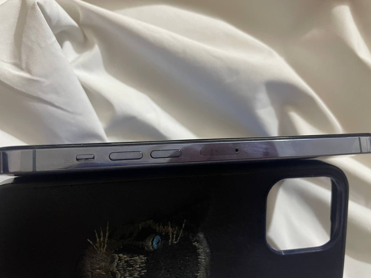 iPhone 13 Pro Max السلام عليكم 

للبيع ذاكرة 256 بطارية 79 🔋بلادي 

فقط مبدل شاشة الجهاز كلشي مابي وشاشة اصلية ثلاث خيارات 📱

مكاني بغداد مدينة الصدر للتواصل (***********) 💙 

سعر الجهاز  595ألف💵
