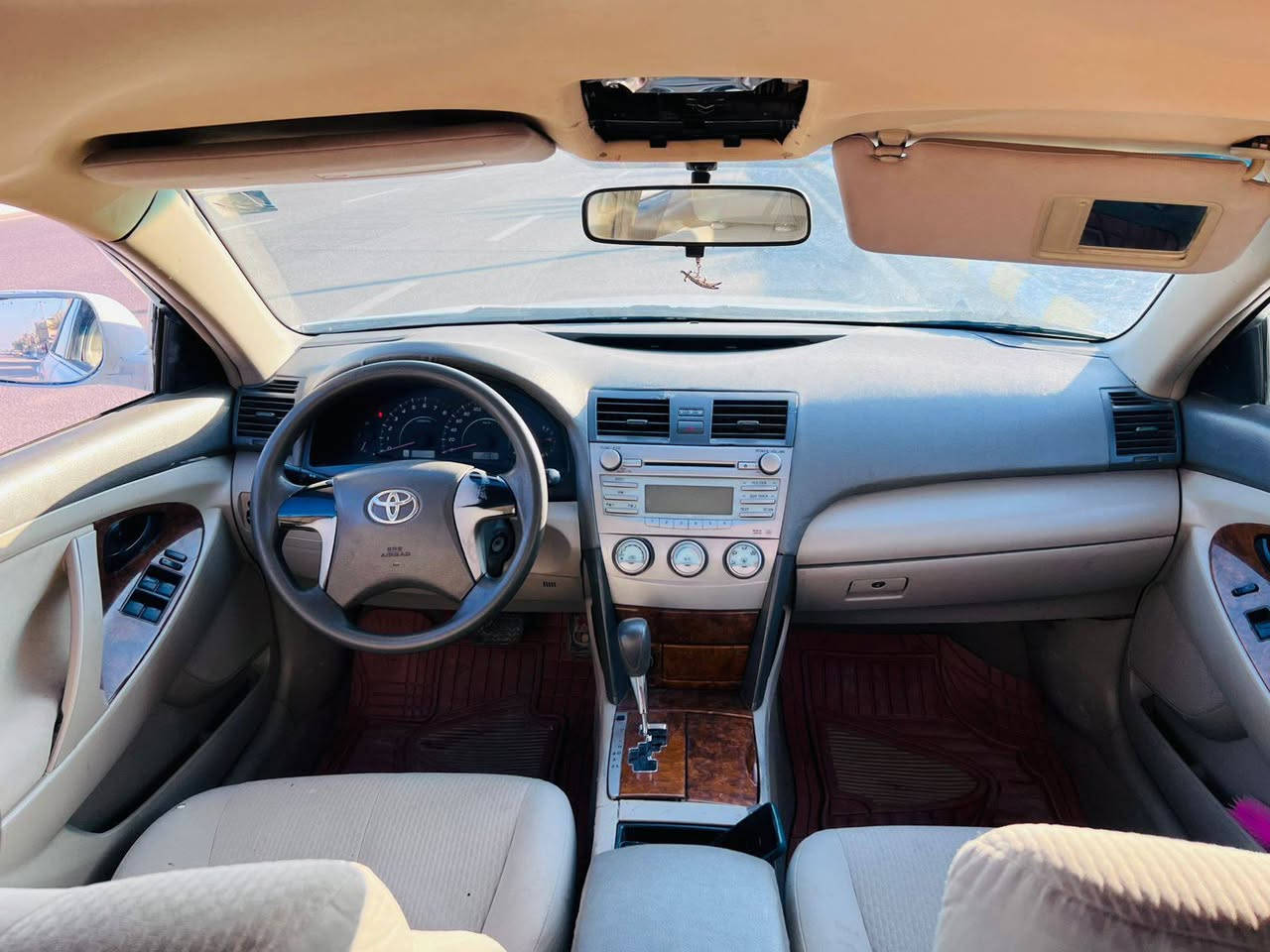 سلام عليكم كامري موديل 2007 خليجي بيه تلاثه قطع صبغ رقم بابل تحويل ثاني يوم  سياره جاهزه تبريد حداديه سعر95  الرقم الهاتف *********** عنوان واسط قضاء الحي
