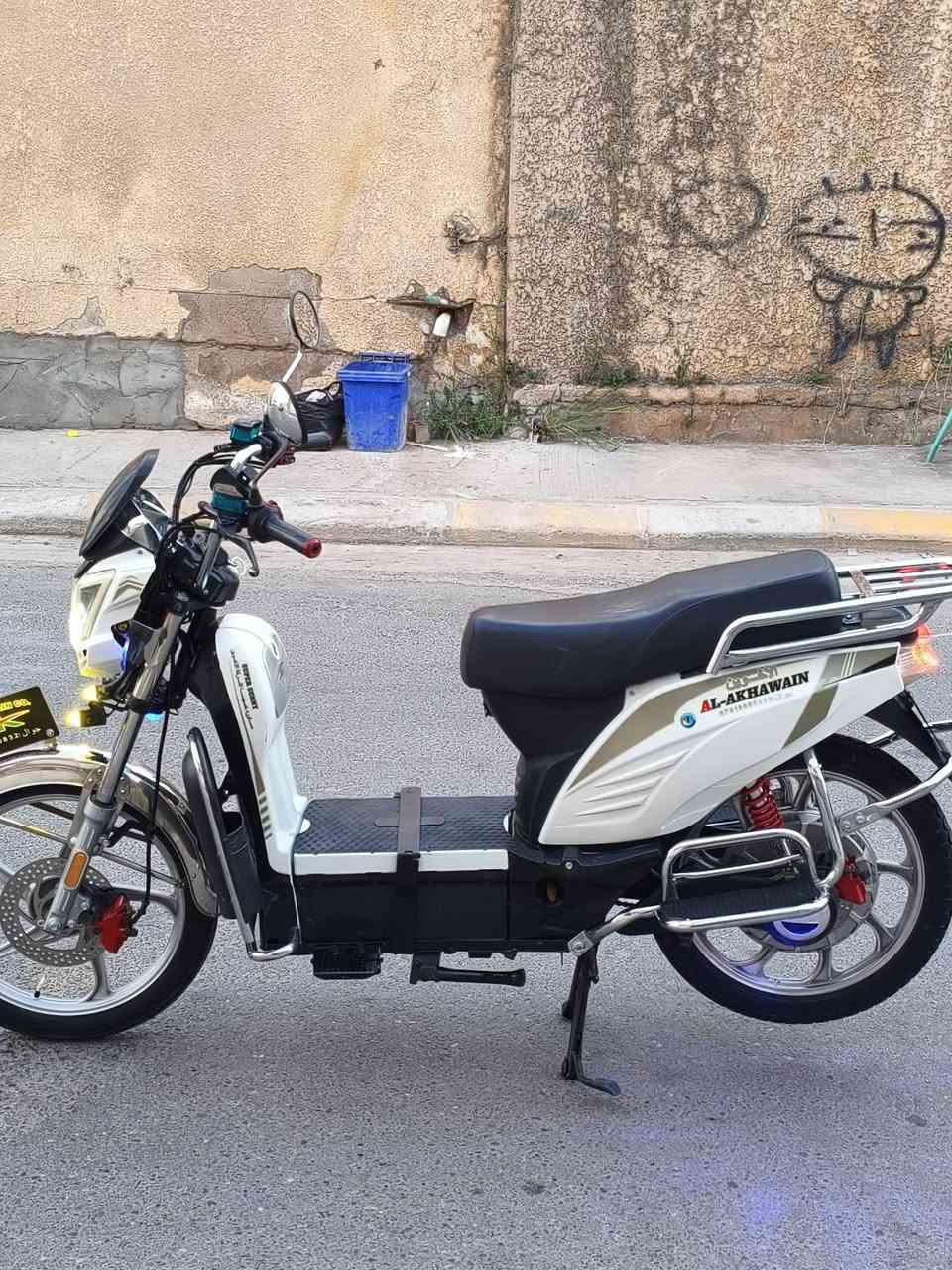 #ملاحظة .. الدراجة استخدام اربع اشهر فقط ..
دراجة هارلي موديل 25  ستة باتري ام البصمة فوول نظافة .. 
البطاريات فول بعدهن جدد انتاجهن 2026 وعالفحص ..
الكهربائيات كلها شغالة .. مانع سرقه .. تشغيل عن بعد ..بصمة اصبع تشغيل .. نظام R رجوع للخلف .. لايت عالي ناصي .. زوج زنون اضافيات اصفر + ابيض .. دبل اشاره .. اشاير ➡️⬅️ .. تثبيت سرعة .. اربـع سرع ..نشرات ملونة .. بك لايت رماش ..
الدراجة استخدام قليل ومناقصها اي شي وعالفحص ..
السعر .. 550 .. وبي مجال ..


**إذا كنت صاحب هذا الإعلان وتريد حذفه لأي سبب، رجاءا أرسل رسالة إلى الدعم الفني**