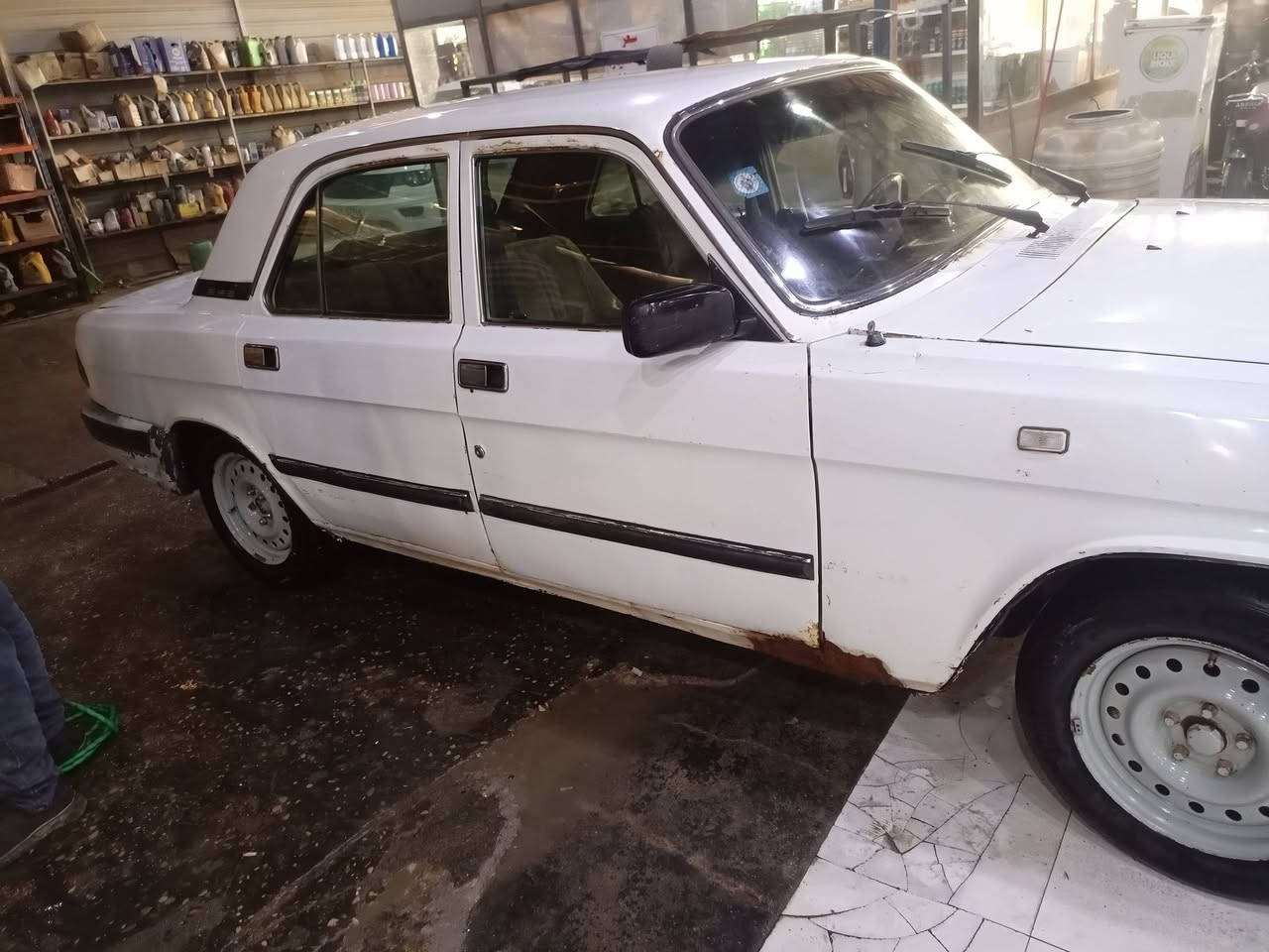 يا الله
السلام عليكم
 فولكه البيع بيضه كير ومكينه ففتي جدد 
حداديه 100℅قبل شهر مشتغله اكسن محور  رقم بغداد راعيه بلشطره ابو الوكاله بلسوك سنويه صاقطه سياره جاهزه وخير من الله  تبريد كامل بس ابيعك ما يشتغل لان كمبريسر عاطل سعره 40 وبيه مجال الطيبين تعال وبيك خير ودلل 
***********
