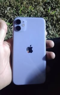 حبايب جهاز iPhone 11  . امريكي 🇺🇸  . ذاكرته 128📥  . بطاريته 85 معلايه ...