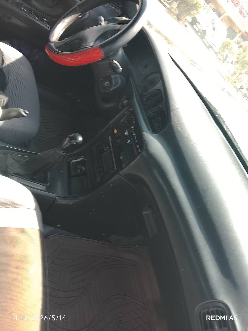 سلام عليكم سوناته تو مكفول كير محرك كير عادي محرك1800 سياره حلوه  تبريد فقط كبريسر بي خلل رقمها بغداد السعر40 و بيها شي قليل مجال رقم الهاتف ***********
