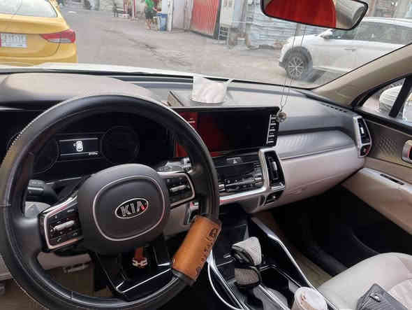 سورنتو 2021 خليجي 
٦ سلندر. ٧ راكب 
فول عدا البانورما 
تحويل مباشر 
كشنات كهرباء صندوق كهرباء 
لدات داخليه 
كير عادي واوتو 
شفتات سرعه 
مابيها اي صبغ ولا تعديل 
فقط شخوط بسيطه موضحه بلفديو 
مبدله الدعاميه فقط مكفوله من اي حادث 
داخل جلد تشغيل عن بعد
قفل ذاتي وفتح الصندوق ذاتي 
منازل منها التاير الاحتياط 

ماشيه ٤٠الف فقط 
السعر ٢٨٠ وبيها مجال 
*********** 
الاعظميه
