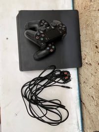 بلي ٤ • نضيف • مع ٢ يدات