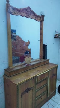 غرفه اخشاب • للبيع • معلومات ناقصة