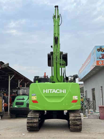 حفار هيتاشي ZX225USR-6 داش 6 
موديل2018 جديد بحالة الزيرو بحجم مميز و لون مميز نظافة 100‎%‎ وارد اليابان

متوفر في #شركة_منافذ_الميناء
#البصرة_المعارض
***********
