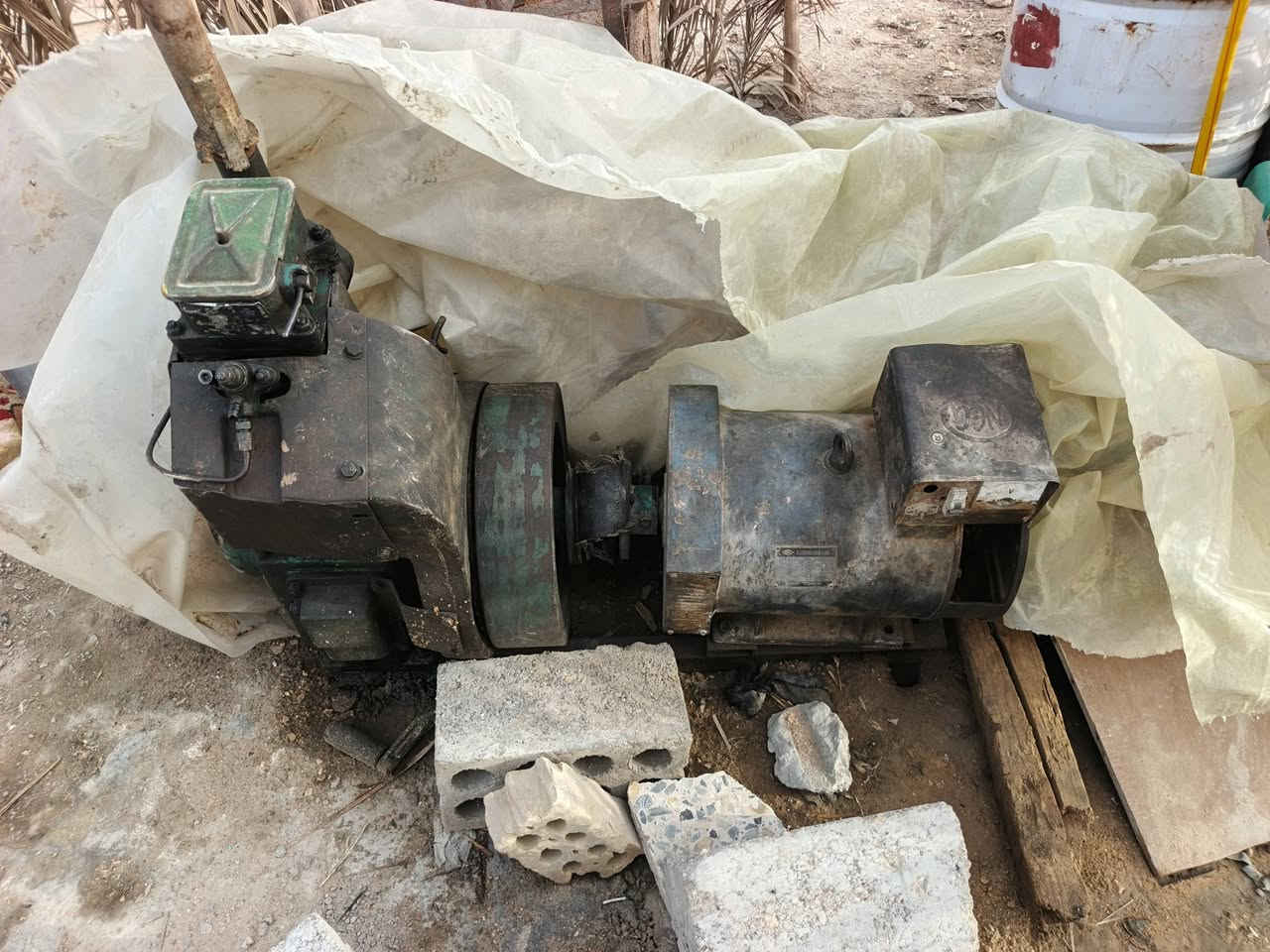 مولد للبيع ثري فيز 10حصان 7.5كيفي لاتنقيص ولا تبخير مكان نجف أبو صخير
***********
