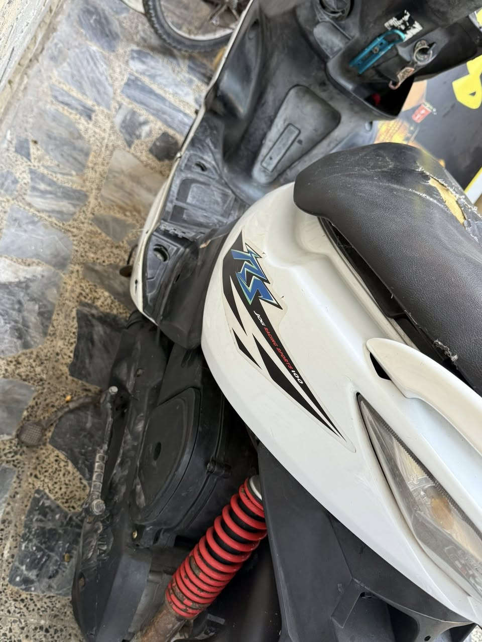 سلام عليكم دراجه ماكس الدراجه تخبل اشاير لايت عالي ناصي كامله بس نقصه باتري الدراجه حلوه كلش المكان بغداد المعامل 
متواجد خاص وهاذ رقمي *********** السعر ٤٥٠مجال بصيط كلش
