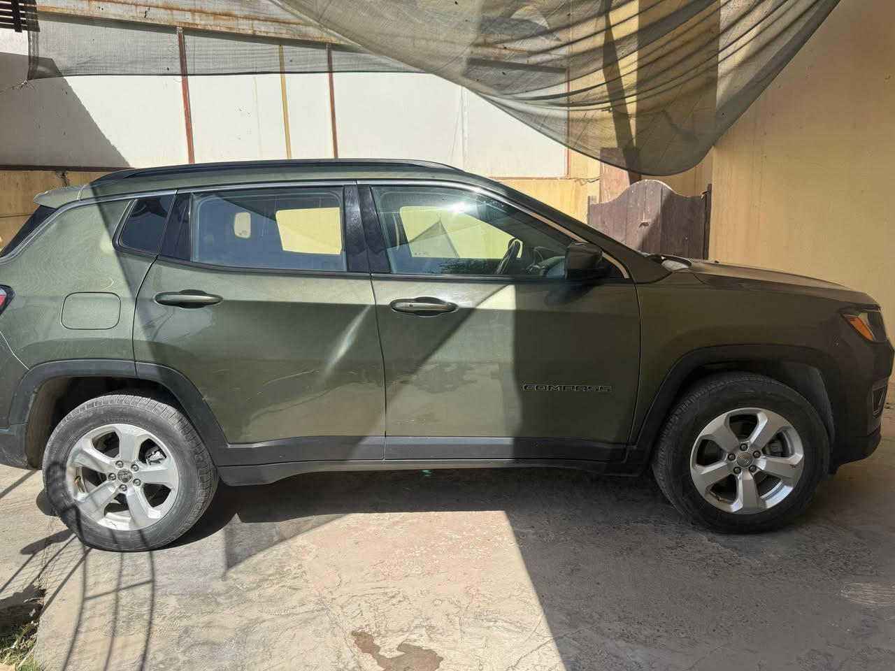 جيب كمباس موديل 2020 حادث بنيد جاملغ السعر 120$ بيه شويه مجال ***********
