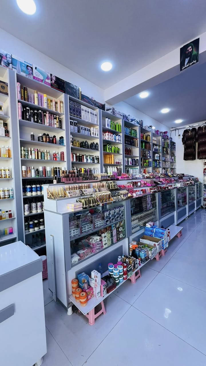 � تصفية محل كوزمتك وعطور 📢
لأصحاب المحلات والتجار أو الراغبين بالشراء، تتوفر إمكانية شراء البضاعة كاملة (شلعة وحدة) أو شراء قسم العطور فقط أو قسم الكوزمتك فقط بأسعار مناسبة.

📍 العنوان: الناصرية – حي الشهداء
📞 للاستفسار والاتصال: ***********

الجادين فقط، والبيع بأسرع وقت ممكن. أهلاً وسهلاً بالجميع.
