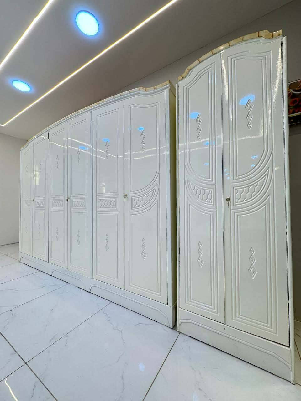 بسم اللە
السعر( ملیـــــــــون دینار فقط)

متكونه من 7 قطع

الكنتور ارتفاع 240 طول 320 

مع الزاويه مجموع الطول 4 امتار 

السمك الخارجي للغرفه 5 ملم انديف

والسمك الداخلي 3 ملم معاكس ابيض

سعر الشازلون الخزان 75 الف 

سعر الشازلون المقعد 50 الف 

الطابوریه 25الف

متوفر توصيل وشد لكافة محافضات العراق 🇮🇶
الحجز خاص


**إذا كنت صاحب هذا الإعلان وتريد حذفه لأي سبب، رجاءا أرسل رسالة إلى الدعم الفني**