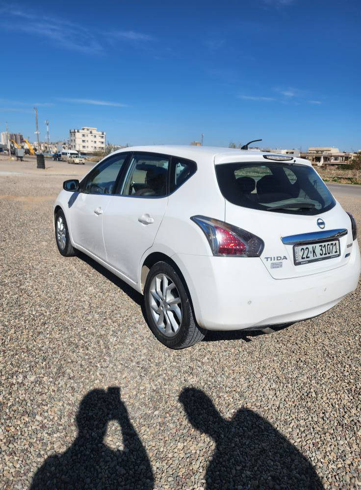 نیسان تیدا 2014  خەلیجی 
مەجینە  گەورە  
چوار تایەی نوێ لۆ بەسترایە
مواسەفات
ویکەپ 
بەسمە
شاشە ئایپات
ناو کاحیە کامل کرایە 
ناو زەردە بیلادی 
بێ سبوخ دەعامی لو دەعامی بەشەرت
تەنها بەس ساردەکوتی هەیە
ناو نیشان هەولێر  5 حەسارۆك 
نرخی  105‌$ قوفل
***********
‌‌۰۷٥۰۷۹٥۳٤۲۳ أربيل, العراق
