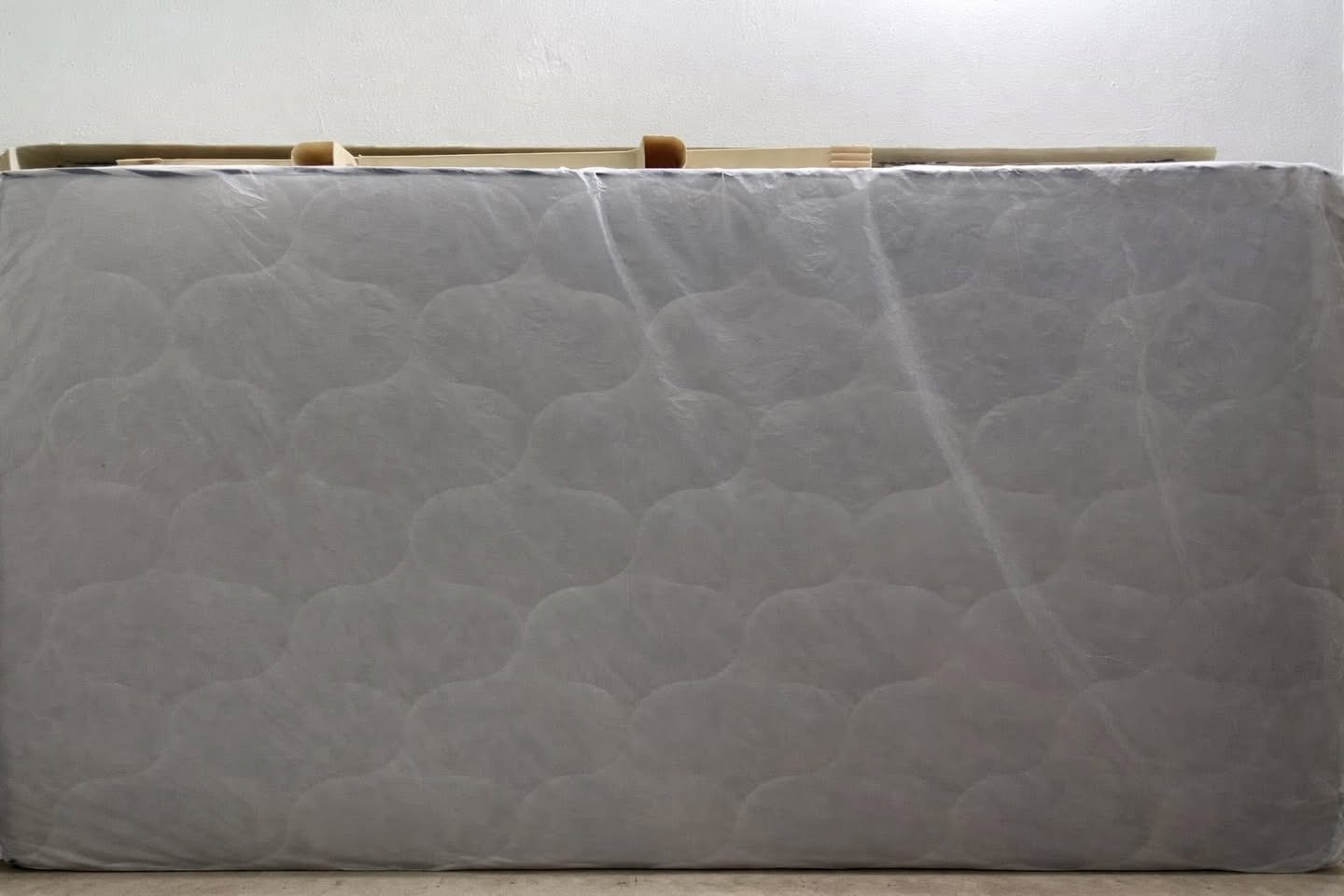 دوشك نفرين جديد بالنايلون غير مستخدم
نوع تركي طبي يحتوي على طبقه طبيه فوم قياس ١٠سم 
قياسه ٢٠٠*١٧٥
سعر الشراء ٣٨٠
سعر البييع ٢٢٠


**إذا كنت صاحب هذا الإعلان وتريد حذفه لأي سبب، رجاءا أرسل رسالة إلى الدعم الفني**