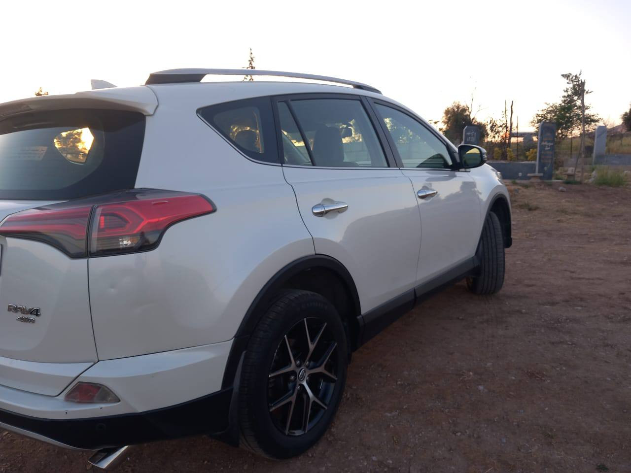 راف خليجي شركه ساز ٢٠١٨ ابيض صدفي فول موصفات مابيه دعم ولاصبغ بس بارد اثنين  باسمي سنويه جديده  ر.م ***********
