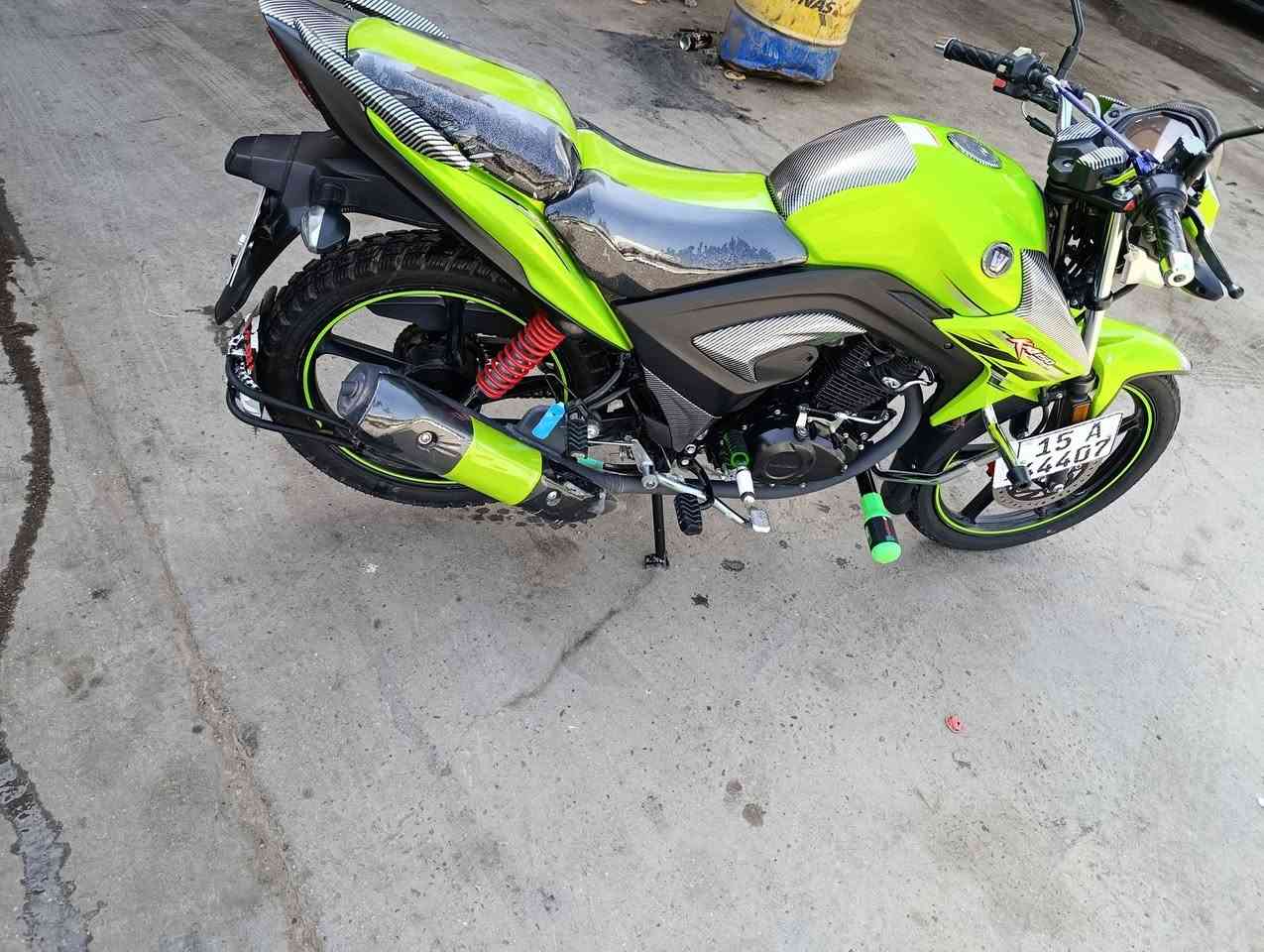 السلام عليكم هاوجي بطح 2023 مسجل لوحاته انكليزي لون اخضر كلش جديد  السعر 18 ونص وبيه مجال للاستفسار على الرقم ***********
