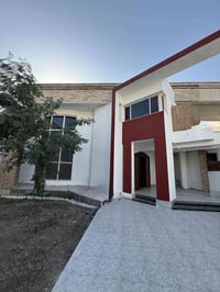 دار للإيجار في بغداد، حي القادسية، محلة 606.   مساحة الدار 380 متر   و...