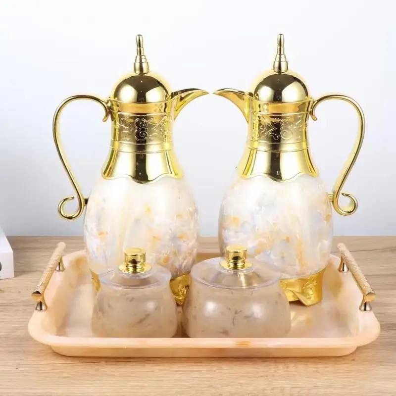 ☕✨ طقم ترامس فاخر 5 قطع – أناقة الضيافة تبدأ من هنا ✨☕

ارتقي بمستوى ضيافتك مع هذا الطقم المميز بتصميم ملكي راقٍ يجمع بين الفخامة والعملية 👑💛

🫖 الطقم من 5 قطع:
✔️ 2 ترمس حافظ للحرارة (حار / بارد)
✔️ 2 سكّرية أنيقة
✔️ صينية تقديم فاخرة

🔥 ترامس بتقنية حفظ الحرارة (Vacuum)
تحافظ على سخونة القهوة والشاي لساعات طويلة ☕

✨ تصميم أبيض مع لمسات ذهبية فخمة
✨ مقابض مريحة وسكب سهل بدون تنقيط
✨ قاعدة وصينية أنيقة تضيف لمسة راقية لطاولة الضيافة

📏 المقاس: 40×30×45 سم تقريبًا

قطعة تجمع بين الفخامة والجودة في آن واحد ✨


**إذا كنت صاحب هذا الإعلان وتريد حذفه لأي سبب، رجاءا أرسل رسالة إلى الدعم الفني**