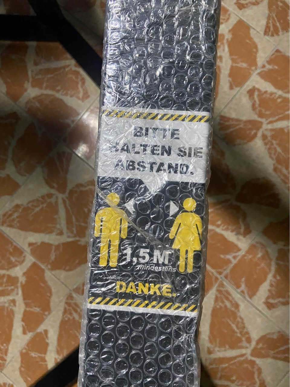 vr_VR SEA
VR SEA سیستەمێکی یە لەلایەن ەوە دروستکراوە. بەکارهێنەران دەتوانن بە تەواوی لە جیهانی
یارییەکاندا مەلە بکەن.
یندناسان
تەکنەلۆژیایەکە کە ڕێگە بە بەکارهێنەران دەدات
ناوچەیەکی سێ دووری دروستکراو بە تەواوی هەست بکەن 
يارى خوشى زه خمى تيدايه 
به كارنه هاتوه 
نرخ ١٢ گه لا
به كار ديت بو قاعه ى مندالان و موله كان شوين رانيه
***********
واتس اب رانية, السليمانية
