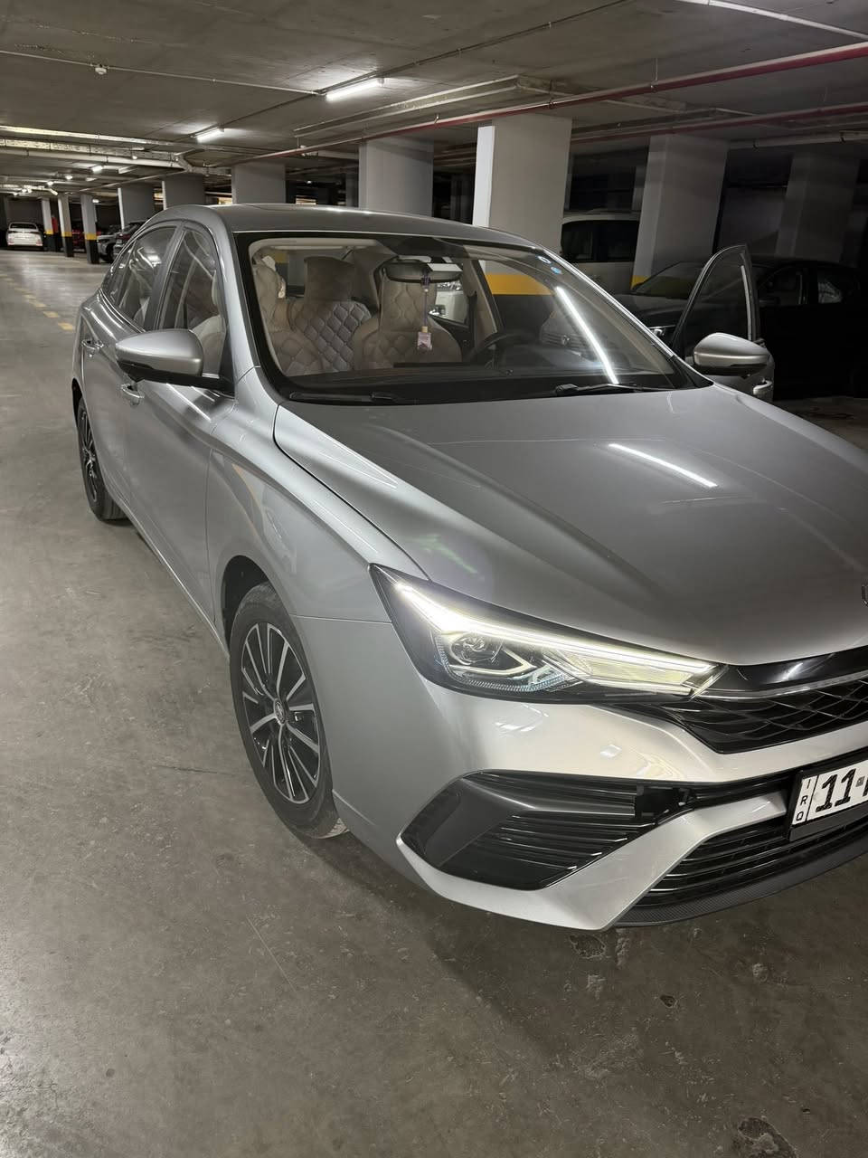 Mg 5 plus 2025
فووول مواصفات اعلى فئة  

رقم واحد اعلى فئة بصمة وفتحة وكراسي كهرباء 

داخل ابيض جلد 

كامرة دوارة ٣٦٠ درجة 

شاشة كبيرة كار بلي 

محرك ١٥٠٠ تنفس طبيعي 

السيارة مضمونه خمس سنوات من شركة MG

السيارة ماشية ٤٨٠٠ كيلو  بعدها زيرو

مكفوله من الصبغ والبارد 
السعر ١٣٨ ورقة وبيه مجال بسيط 
مكان السيارة العامرية 

للتواصل  اتصال او وتساب

***********
