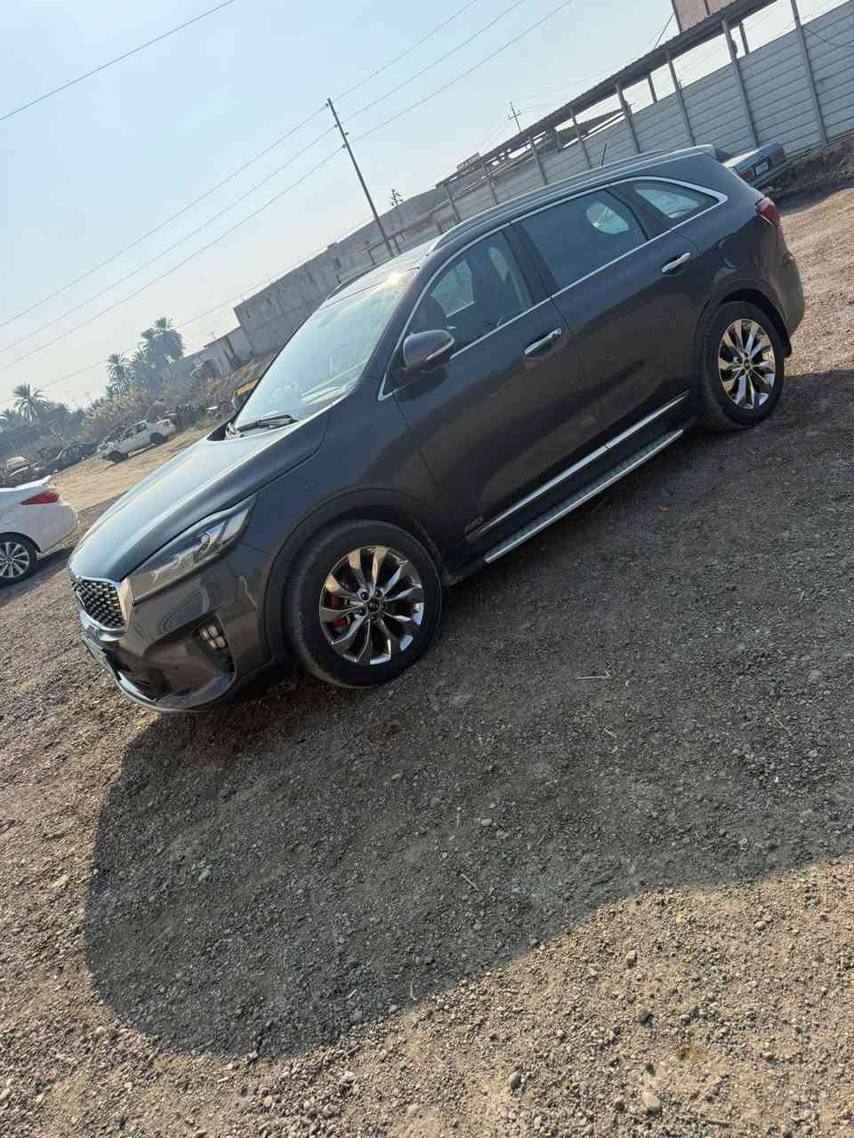 سورنتو  خليجي  موديل ٢٠ 6 سلندر  رقم أربيل فول مواصفات بني راما تشغيل عن بعد مري شفط اربع  كامرات جنطة كهرباء كشن كهرباه بردات خلفية  سيارة ماشي ٨٢ الف كفاله عامه من صبغ وتبديل وضربه
العنوان بابل 
السعر 250 وبيه مجال 
الاتصال ***********
