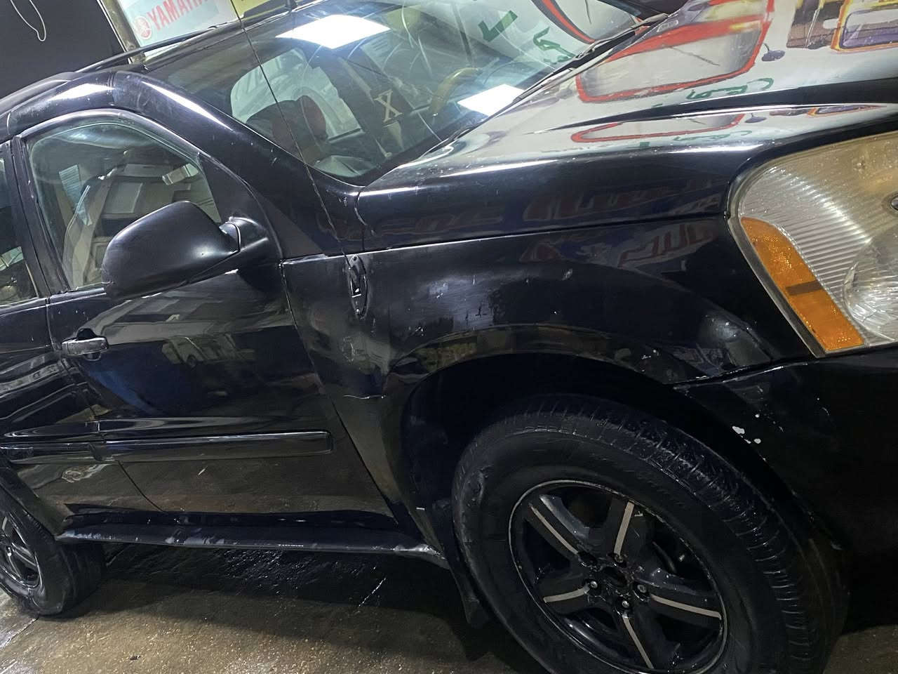 شوفر ليت كونكس ٢٠٠٥ 
صبغ حزام 
مكينه بحاله جيده 
سياره نضيفه 
خلل بالكير تمشي السياره 
بس النمر بيهه مشكله 
رقم بابل مشروع وطني 
باسمي تحويل مباشر 
كهربائيات كلهه شغاله 
السعر ٥٠ وبيهه مجال
***********
