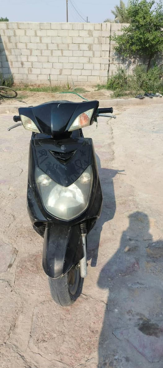 السلام عليكم 
سكنس فحل نوزل للبيع الدراجة مامفتوحة 
الدراجة مابيه اي نقص فقط يرادله مجمع اشاير( فقط) كلاجات رياضي امامي وخلفي 
الدراجة بيها خيط تبخير مكاني أبو الخصيب 
***********
***********
