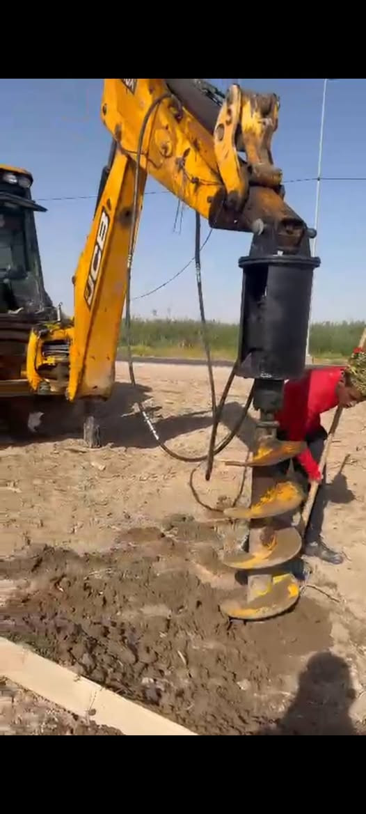 بسم لله الرحمن الرحيم
للبيع انواع البراين والماطورات حفر 
***********
***********
