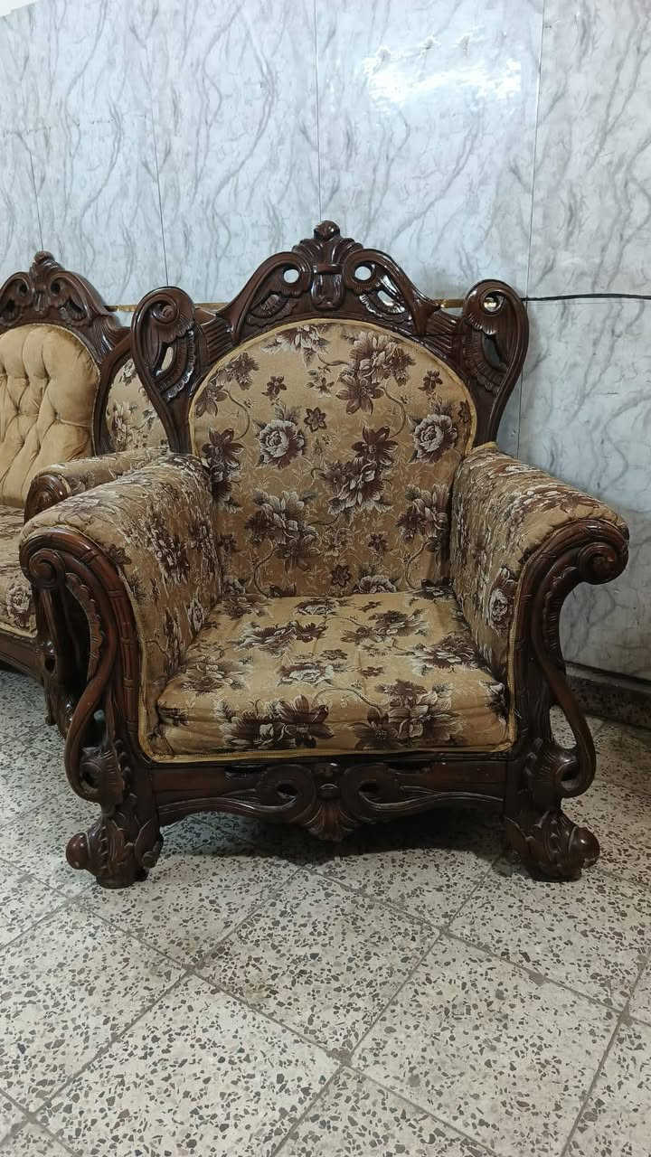تخم زان تركي 9 مقعد💺  اخو جديد اي ضرر مابي ثكيل كلش تفحص وتاخذ سعر ,,200,, بي مجال مكان لبياع *********** يوجد واتساب
